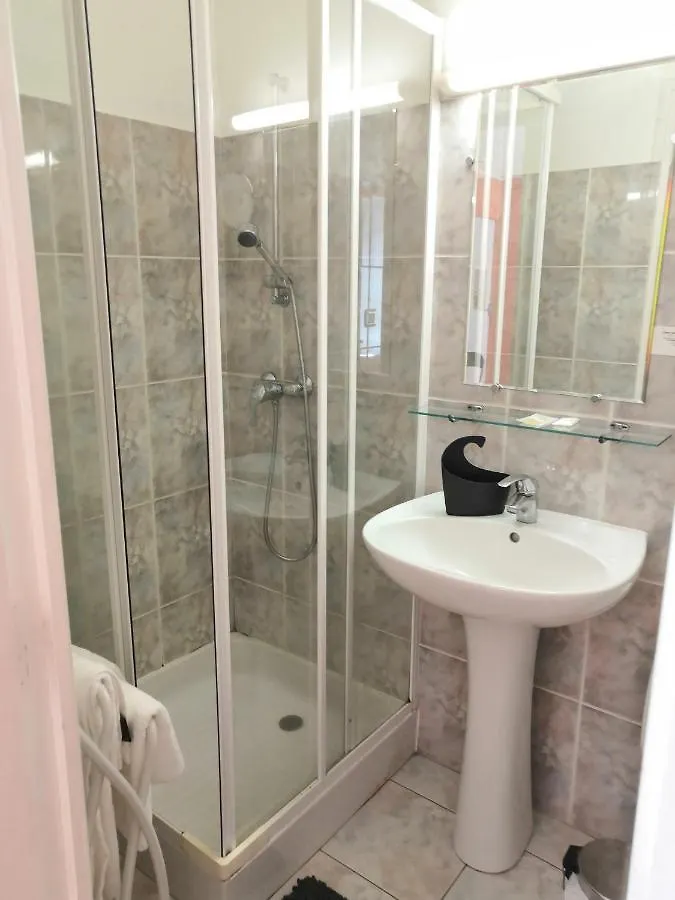 Hotel Restaurant Le Castellas 2*, Murat-sur-Vebre